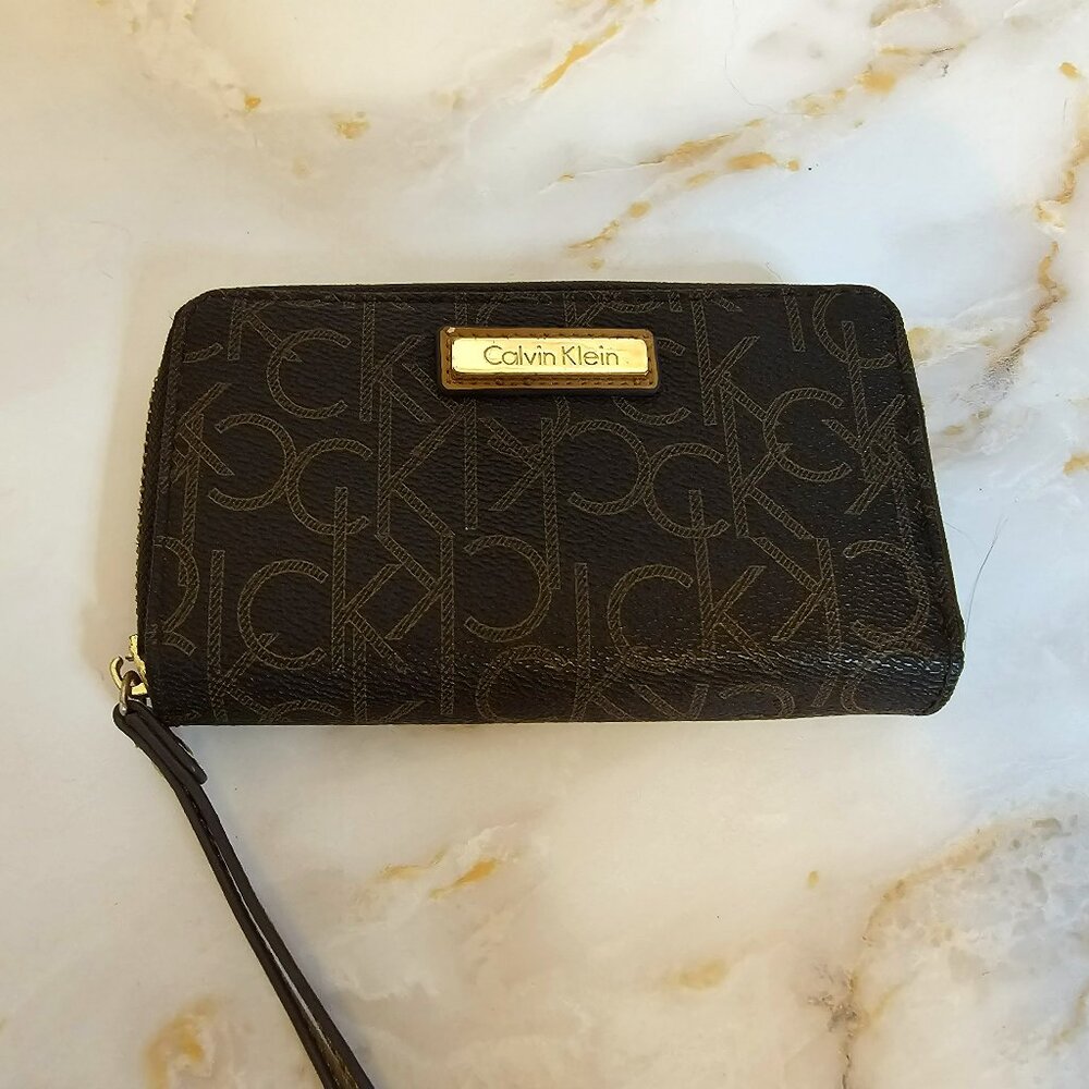 Calvin Klein Small Monogram Wristlet